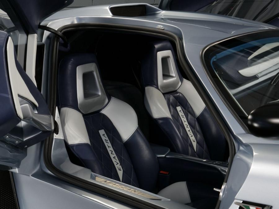 Интерьер Mazzanti Evantra V8 2013 года  (фото 15 из 39)
